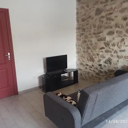 Porte Rouge Apartment *